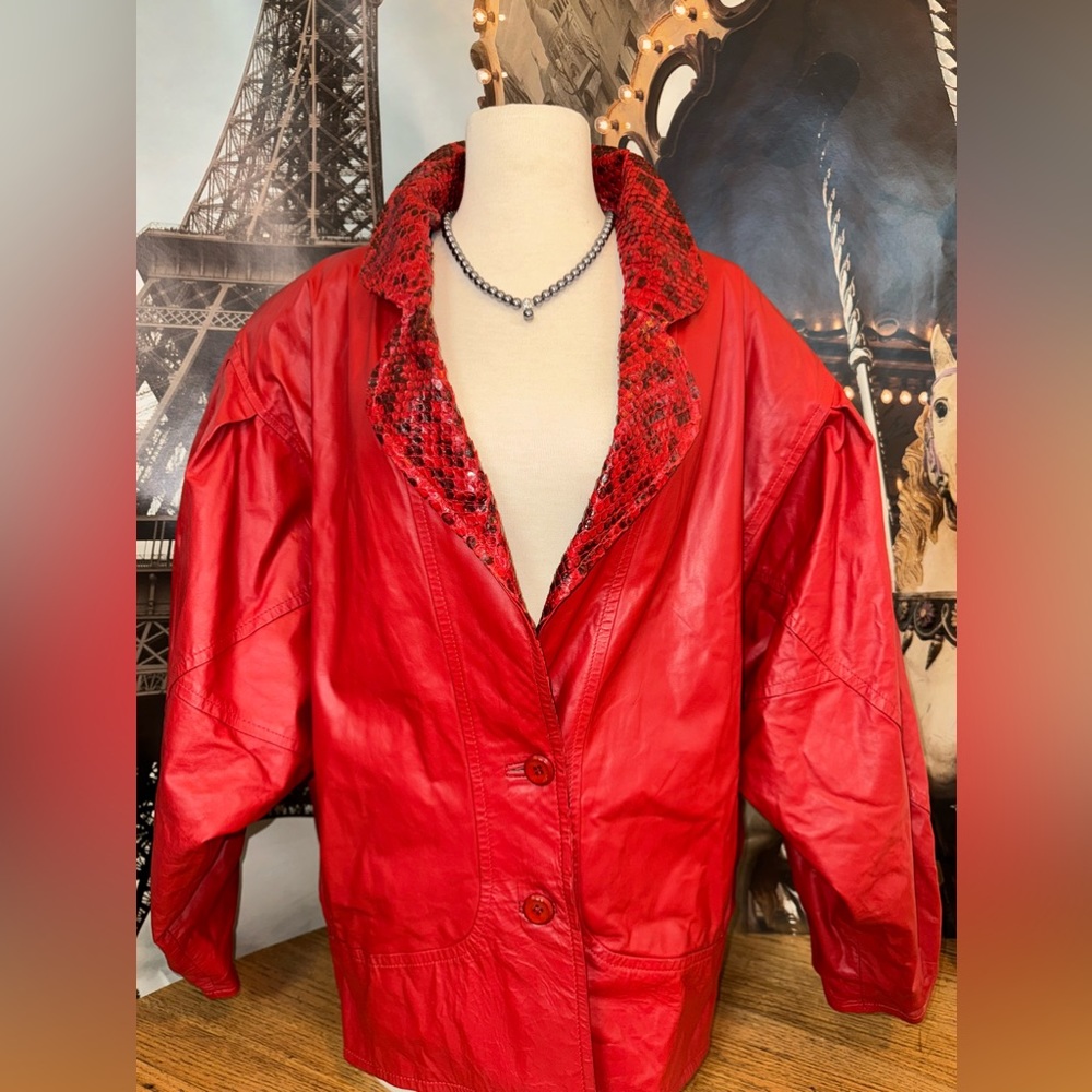 Vintage red jacket leather jacket! Snake skin neck line, high fashion.